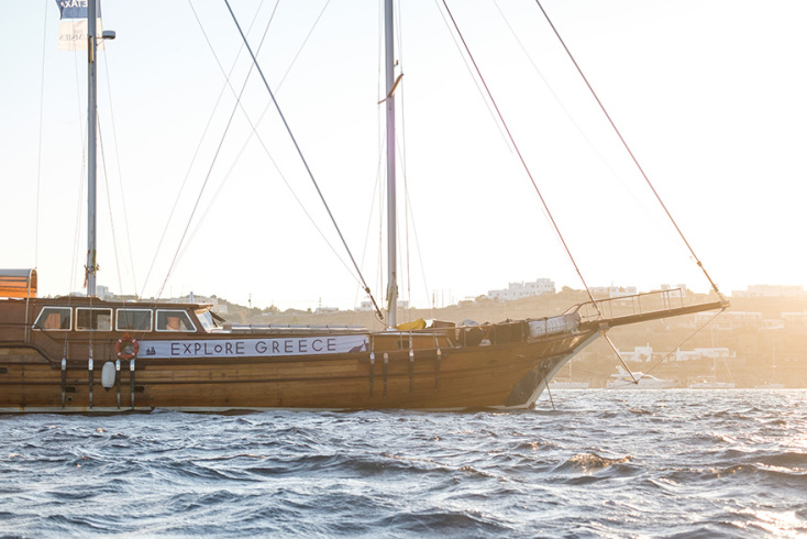 016_explore_greece_boat.jpg