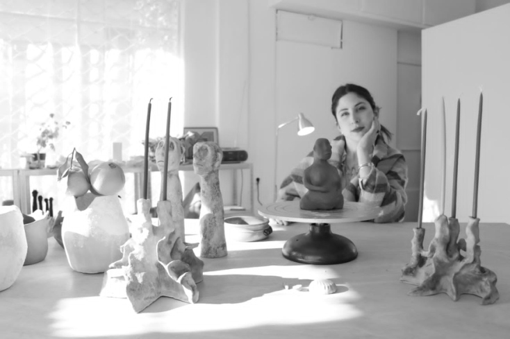 Κηροπήγια που θυμίζουν τις κοιλότητες των βράχων στην παραλία της Παλαιόχωρα Χανίων