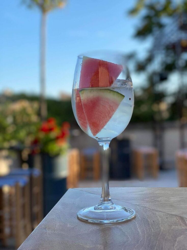 Το Λοκάλι άνοιξε την ταράτσα του