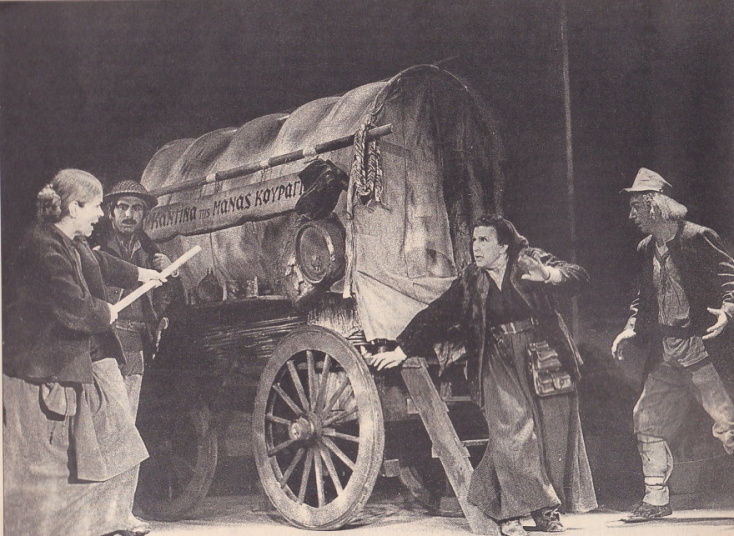 H Κατίνα Παξινού στο «Μάνα κουραγιο». Η Έφη Ροδίτη ως Κατρίν.