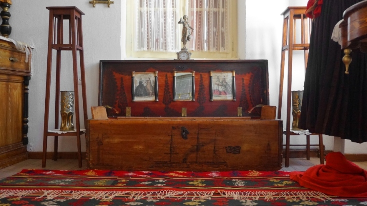 Kασέλα με προικιά