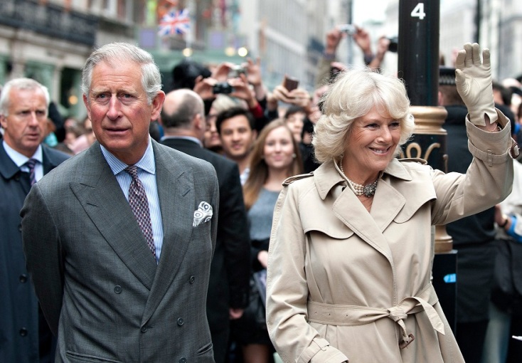 Ο πρίγκιπας Κάρολος με την Καμίλα ©EPA/ BOGDAN MARAN