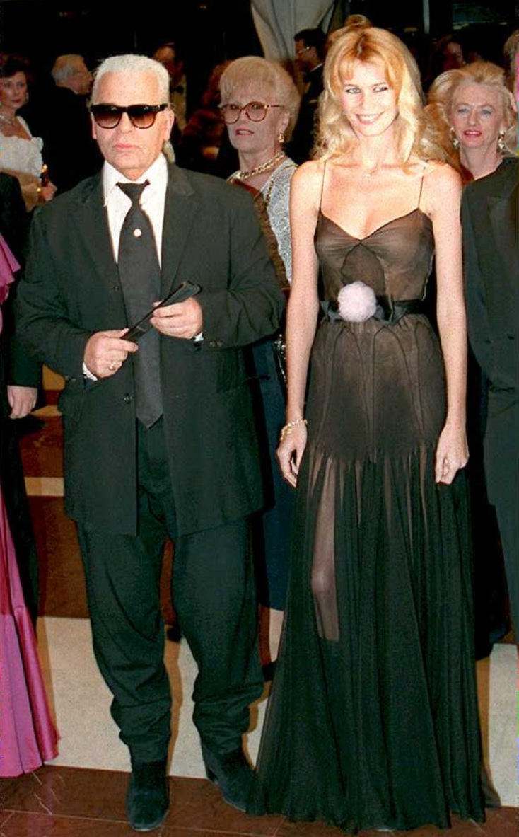 Η Claudia Schiffer με τον σχεδιαστή Karl Lagerfeld