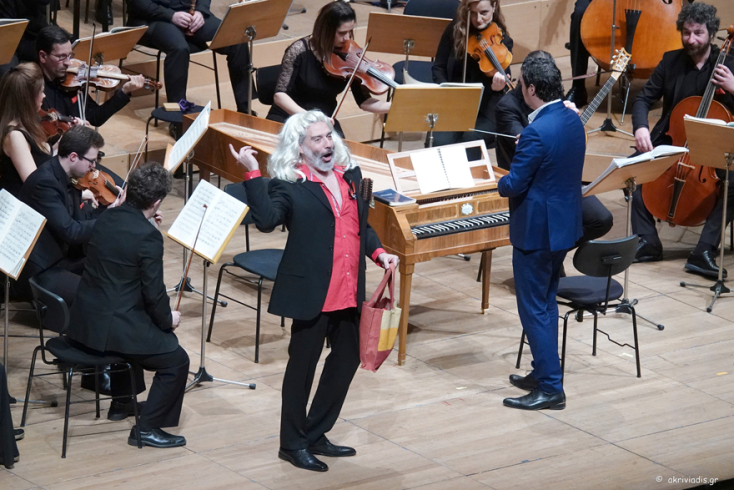 Ο Τάσης Χριστογιαννόπουλος, στο ρόλο του Φίγκαρο