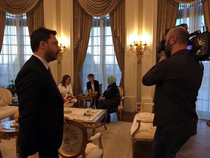 Μπέτυ Μπαζιάνα - Εμινέ Ερντογάν