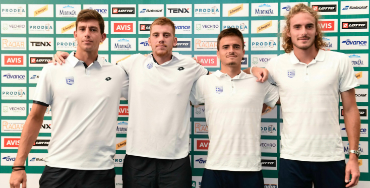 Η Εθνική Ομάδα με τον Μιχάλη Περβολαράκη,  Μάρκο Καλοβελώνη, Πέτρο Τσιτσιπά και τον Στέφανο Τσιτσιπά.