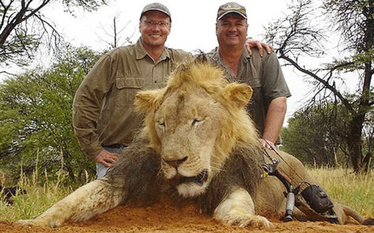 1_hunter-walter-palmer-with-dead-lion-cecil.jpg