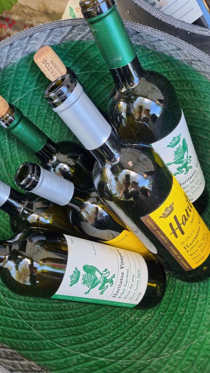 Κρασιά από το Κτήμα Χαριτάτου 