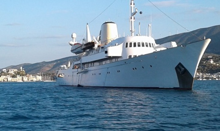 Στον Πόρο η θρυλική θαλαμηγός του Ωνάση «Χριστίνα»