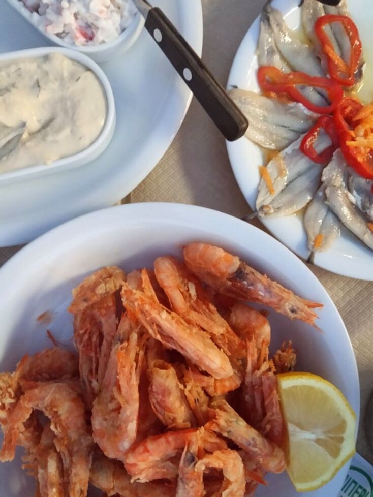 Φρέσκο γαριδάκι, μόλις βγήκε από το τηγάνι