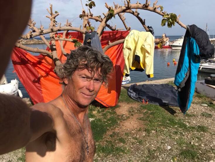 Ο 60χρονος που ταξίδεψε από το Όσλο στην Αθήνα με καγιάκ έχει να στείλει ένα μήνυμα