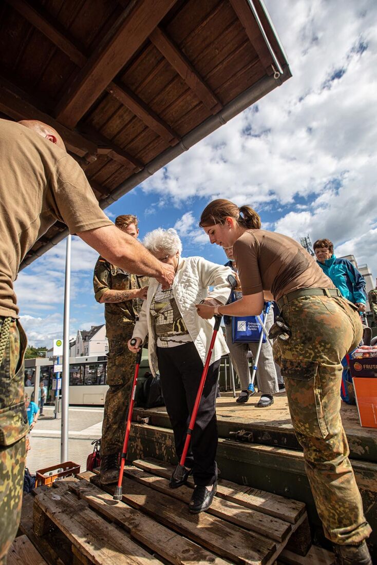 Στρατός βοηθά στην εκκένωση νοσοκομείου στο Bad Neuenahr της Γερμανίας
