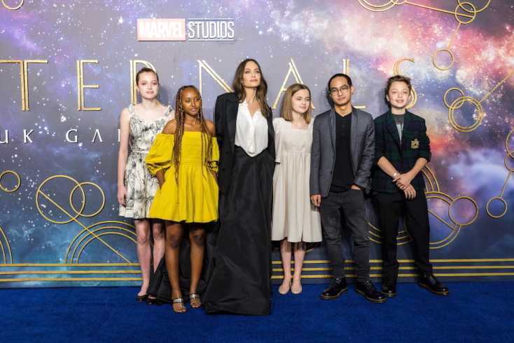 Η οικογένεια Τζολί- Πιτ στην πρεμιέρα της ταινίας Eternals στο Λονδίνο