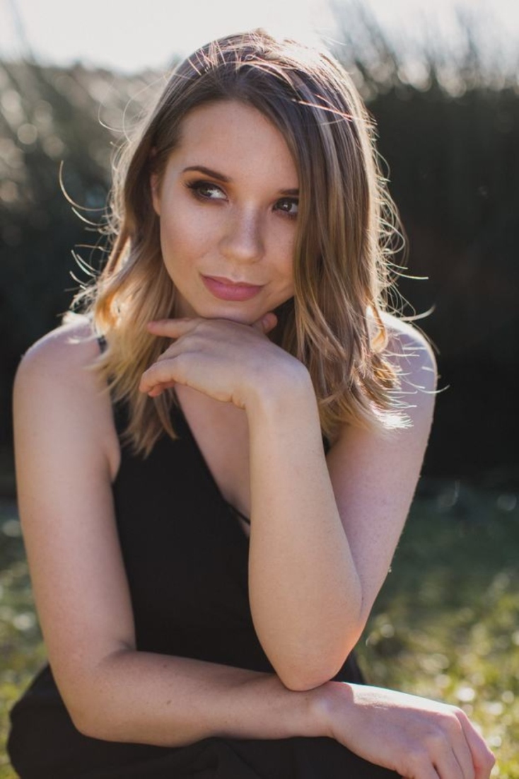 Η συγγραφέας του βιβλίου «Το σπίτι των Χόλοου» Krystal Sutherland