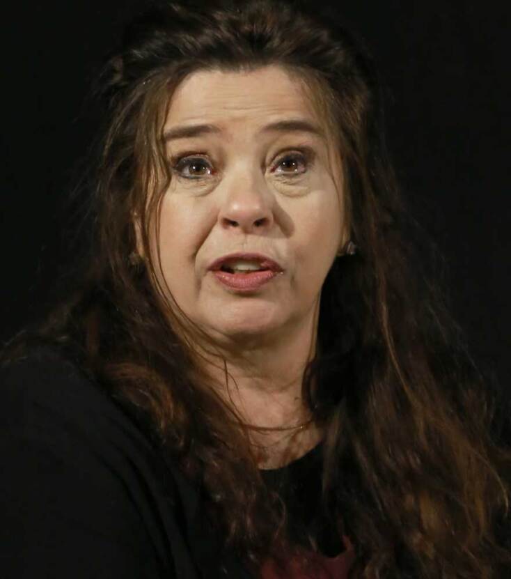 «Άνα, ή Το πανέξυπνο κορίτσι» στο Vault Theater