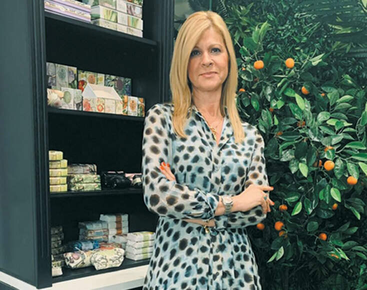 Η ιδιοκτήτρια του L'Atelier du Parfum, Τζένη Αθανασοπούλου