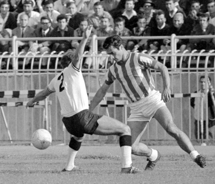 Ο Βασίλης Μποτίνος κατά τη διάρκεια ενός αγώνα με τον ΟΦΗ.