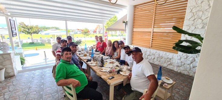 Η 3αλφα – ΑΦΟΙ Κ. ΚΑΡΑΓΕΩΡΓΙΟΥ Α.Ε.Β.Ε. αγαπάει την ελληνική γη, και το δείχνει έμπρακτα στο επιλεγμένο δίκτυο των προμηθευτών της.