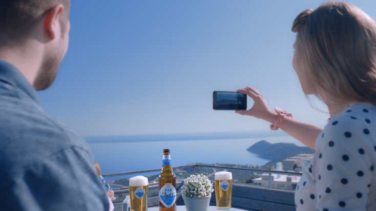 Η FΙΧ Άνευ, η μπύρα σας χωρίς αλκοόλ με τη γεμάτη γεύση της, και με τις λιγότερες θερμίδες στην κατηγορία της, προσφέρει και φέτος απόλαυση… άνευ προηγουμένου.