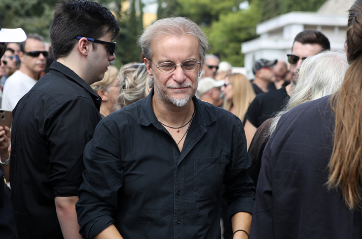 Ο Μίλτος Πασχαλίδης στην κηδεία του Λαυρέντη Μαχαιρίτσα / © INTIME NEWS/ΚΑΠΑΝΤΑΗΣ ΔΗΜΗΤΡΗΣ