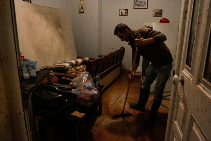 Μάνδρα - πλημμύρες - βράδυ