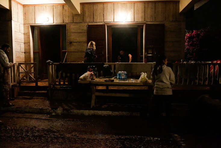 Μάνδρα - πλημμύρες - βράδυ