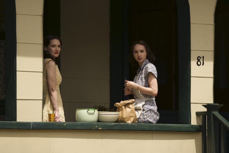 Winona Ryder, Zoe Kazan, ep.1/ photo_ Michele K. Short HBO