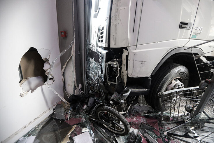 Τροχαίο  στην οδό Πειραιώς © EUROKINISSI / ΓΙΑΝΝΗΣ ΠΑΝΑΓΟΠΟΥΛΟΣ