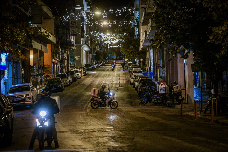 Η Αθήνα σε lockdown τα Χριστούγεννα του 2021.