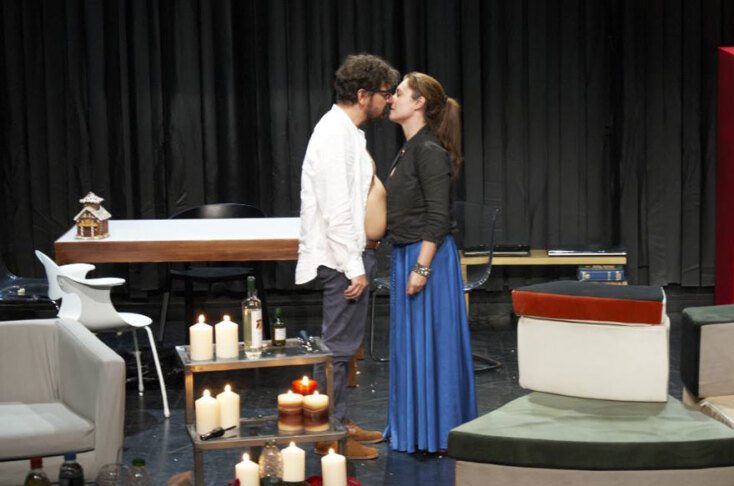 Θάλεια Ματίκα και Γιάννης Δρακόπουλος στο «Beginning» του Ντέϊβίντ Έλντριτζ στο θέατρο 104