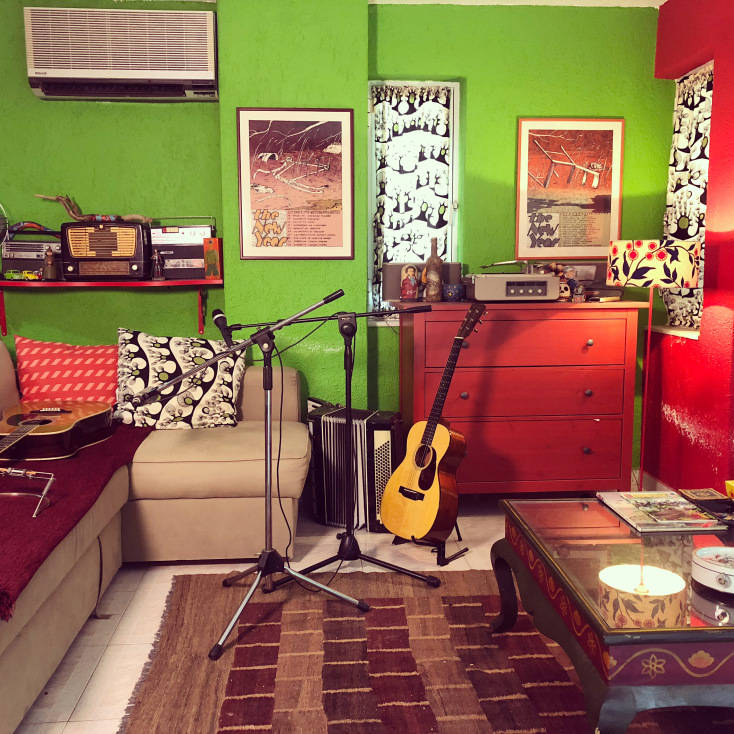 Manolis Famellos - Menoume Spiti