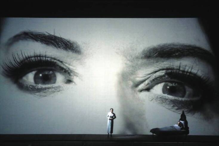 Η Μαρίνα Αμπράμοβιτς στην όπερά της «7 θάνατοι της Μαρίας Κάλλας» που παρουσιάζεται στην Εθνική Λυρική Σκηνή.