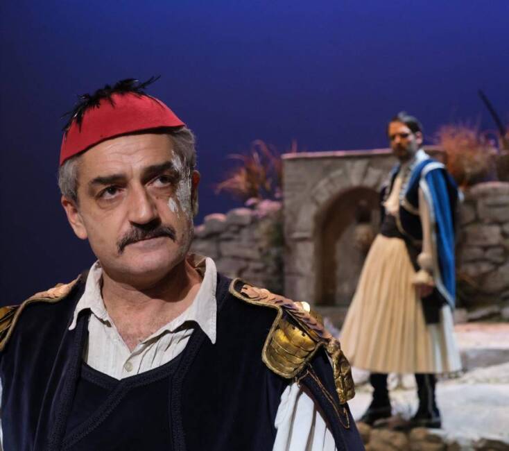 Ο Δημήτρης Ήμελλος στην παράσταση «Ο Κοτζάμπασης του Ασπρόπυργου»«Κοτζάμπασης του Καστρόπυργου»