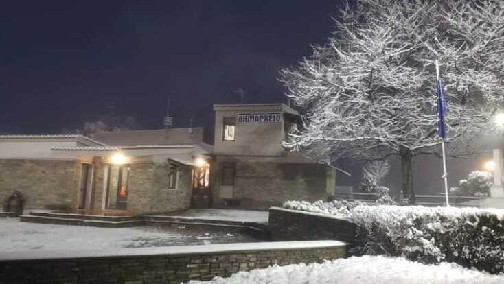 Σε Λευκό Κλοιό Η Βόρεια Χαλκιδική - Κλειστά Τα Σχολεία