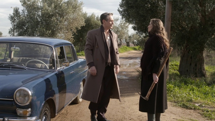 Στιγμιότυπο από τα νέα επεισόδια στις «Άγριες Μέλισσες» - Ο Αιμίλιος Χειλάκης και η Μαρία Κίτσου