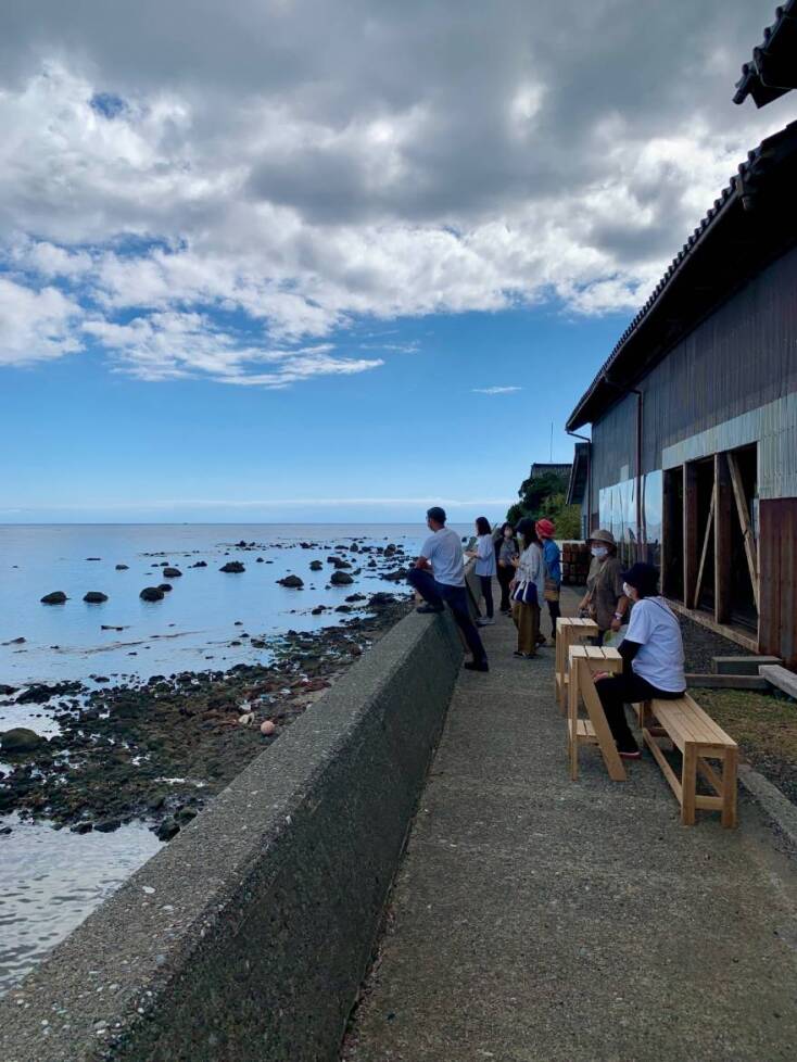Κοιτάζοντας τη θάλασσα της Ιαπωνίας