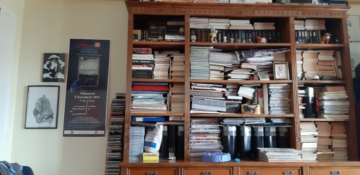 #menoumespiti με την Athens Voice: Ο συγγραφέας Γιώργος Γιώτσας περιγράφει μία μέρα στο ξενοδοχείο, εν μέσω πανδημίας κορωνοϊού.