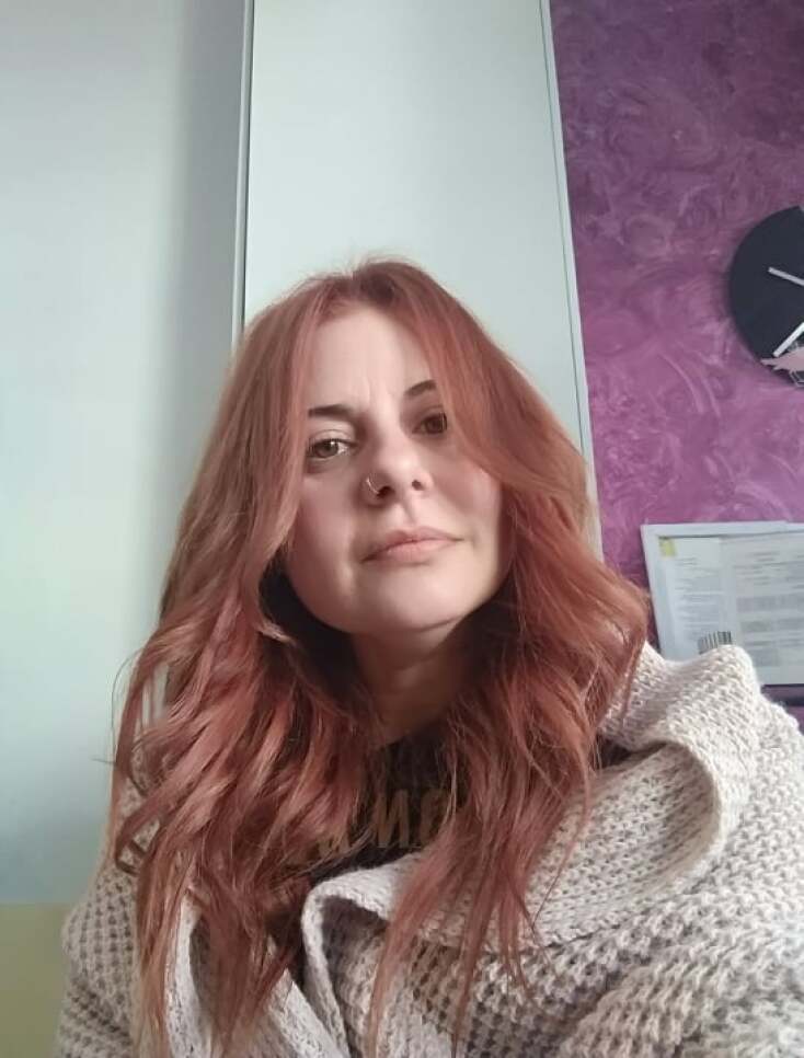 Η Άννα Κατσουγκρή, ιδιοκτήτρια του κομμωτηρίου Hairiffic