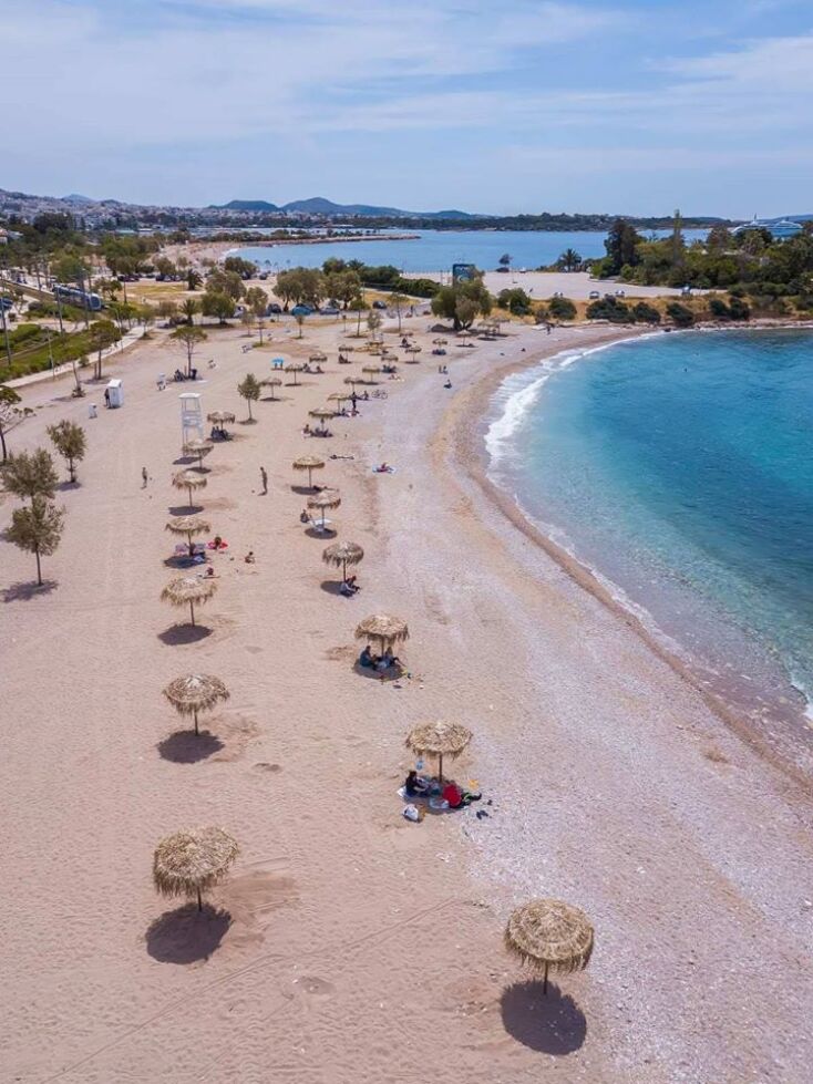 Η παραλία Γλυφάδας στην εποχή του κορωνοϊού
