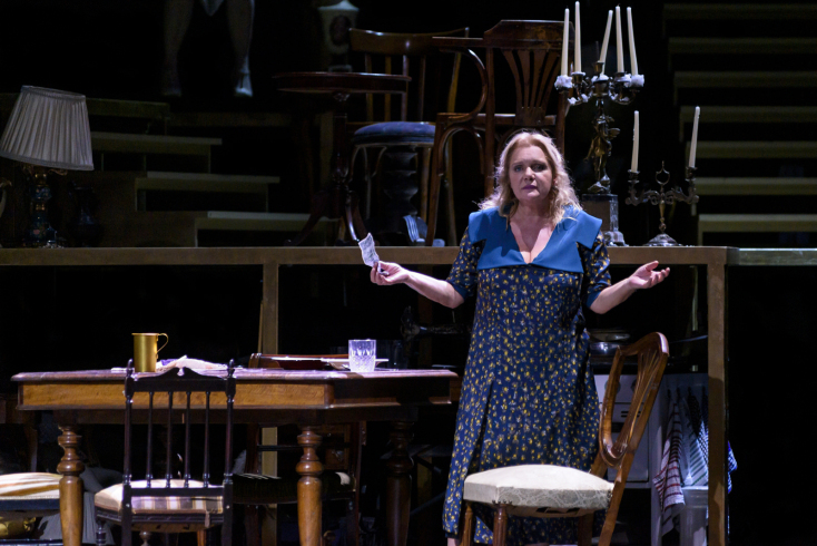 Η Μαρία Καβογιάννη στη θεατρική παράσταση «Το Τρίτο Στεφάνι»