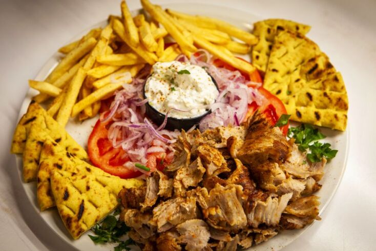 Μερίδα γύρο στο Πιάτσα Καλαμάκι