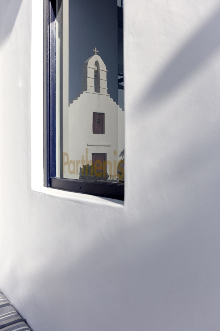 Parthenis Cafe: Το ελληνικό καλοκαίρι στη Μύκονο