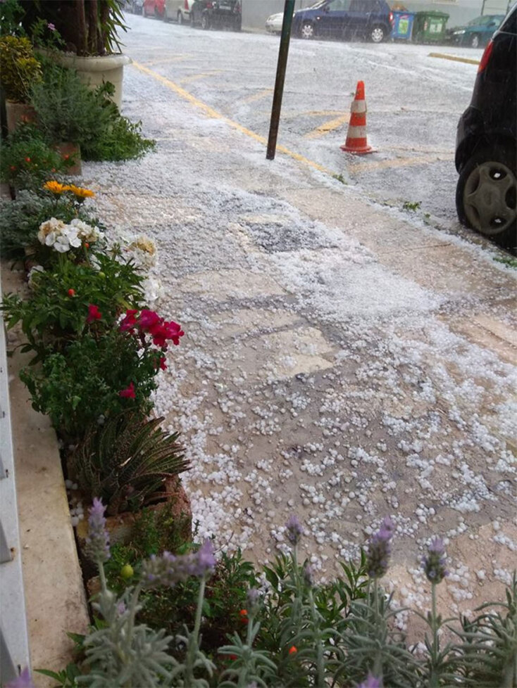 Χαλάζι στην Ακρόπολη