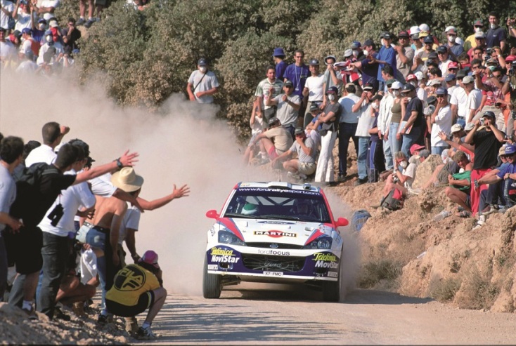 Στιγμιότυπο του Colin McRae να οδηγά Ford.