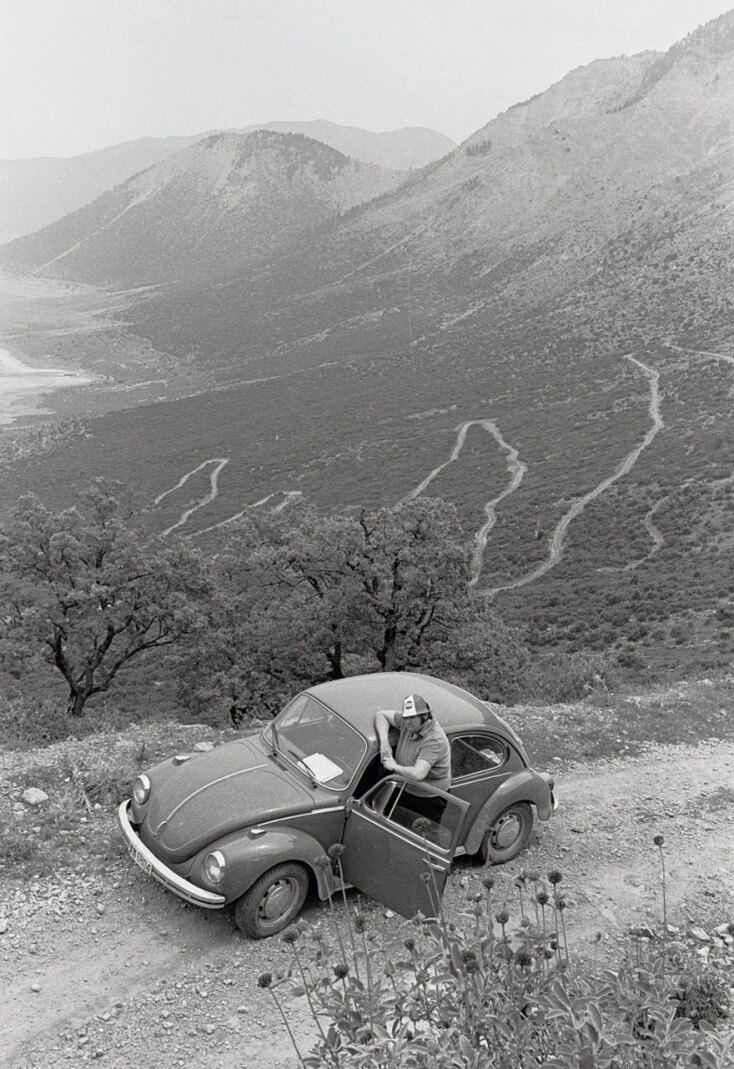 Πελοπόννησος 1976. Δοκιμές για τον αγώνα που συμμετείχε με Σκαραβαίο! Θαυμάστε το τοπίο στο φόντο…