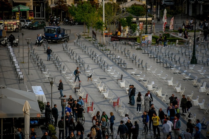 Διαμαρτυρία «Άδειες Καρέκλες» στην κεντρική πλατέια της Πάτρας