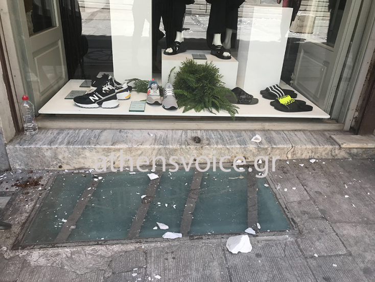 Έπεσαν μάρμαρα στην Αγία Ειρήνη από τον σεισμό