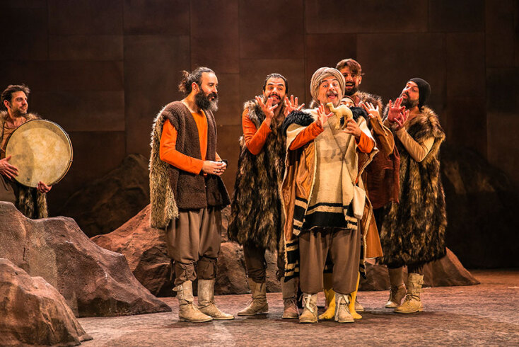 «Αιολική Γη» σε σκηνοθεσία Τάκη Τζαμαργιά στο Εθνικό Θέατρο REX - Σκηνή «Μαρίκα Κοτοπούλη»