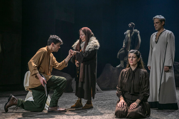 «Αιολική Γη» σε σκηνοθεσία Τάκη Τζαμαργιά στο Εθνικό Θέατρο REX - Σκηνή «Μαρίκα Κοτοπούλη»