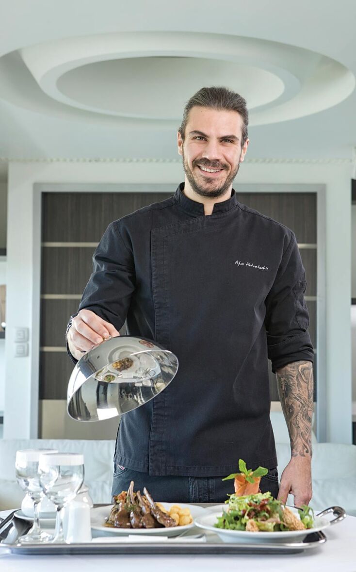 Άκης Πετρετζίκης